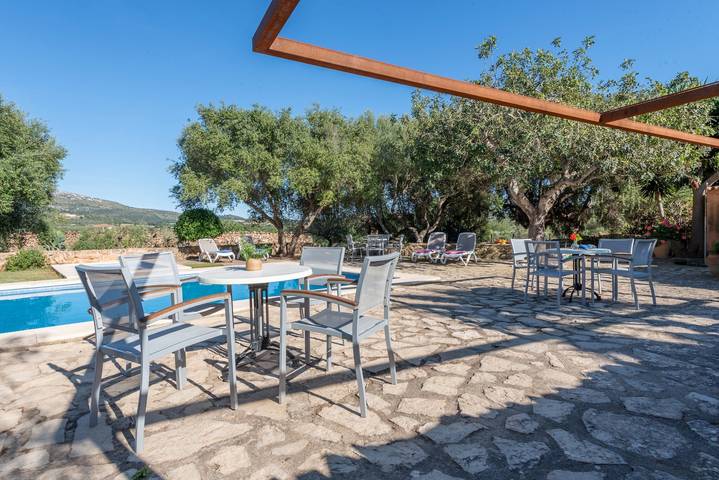 Entire apartment, Beautiful Apartment on a Farm with Wi-Fi, Pool & Large Outdoor Area in Manacor, East Majorca