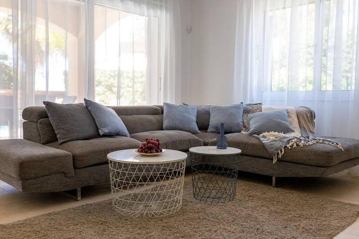 Location de vacances pour 10 personnes, avec jardin et terrasse ainsi que piscine et jacuzzi, animaux acceptés à Coral Bay - 3