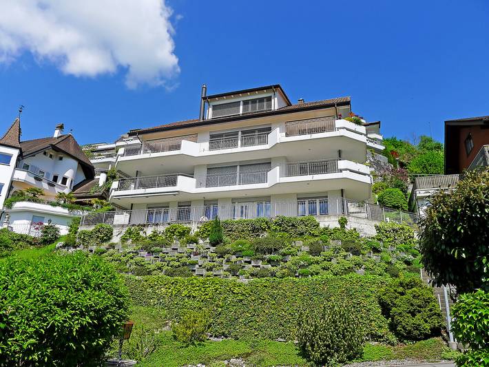 Vacation rental for 2 people, with terrace and lake view in Lake Lucerne