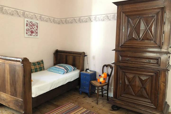 Location de vacances pour 25 personnes, avec jardin à Pons - 4