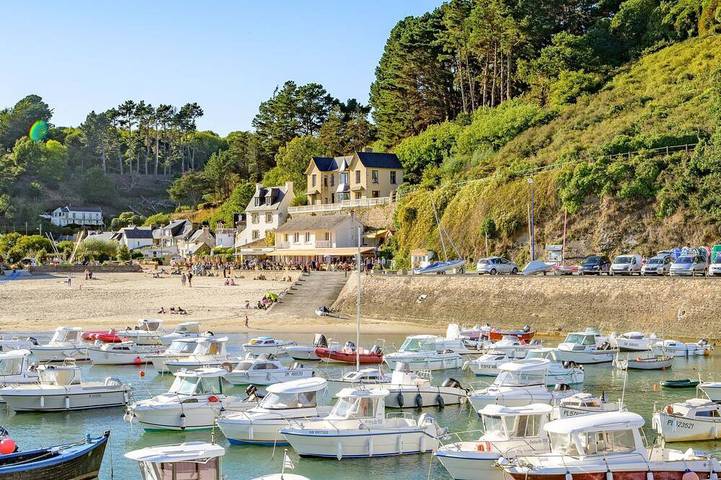 Location de vacances pour 8 personnes, avec jardin dans Plage de Bréhec