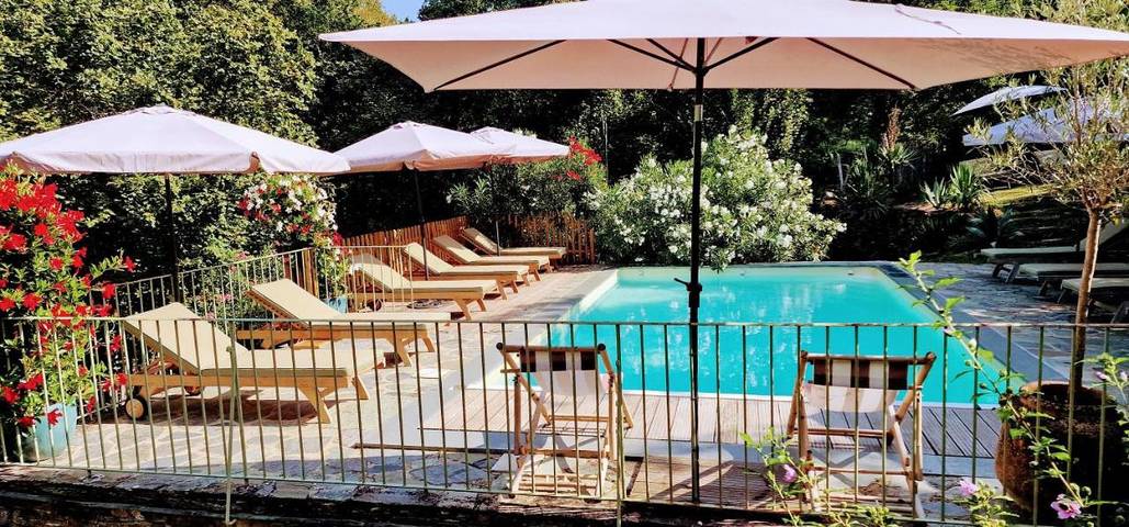 Location de vacances pour 5 personnes, avec Terrasse et Jardin ainsi que Piscine et Vue à Ortiporio