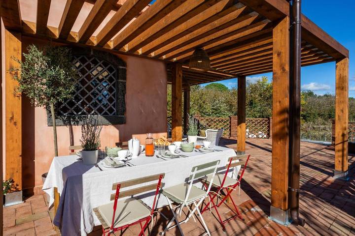 Location de vacances pour 6 personnes, avec vue ainsi que piscine et terrasse dans Puntalazzo - 3