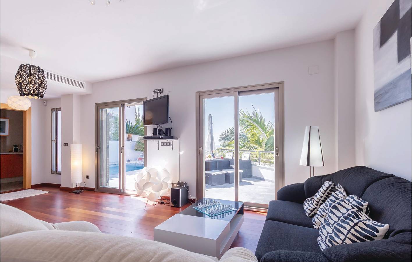 Cabria Beachfront Retreat mit Pool in Curumbico, Almuñecar