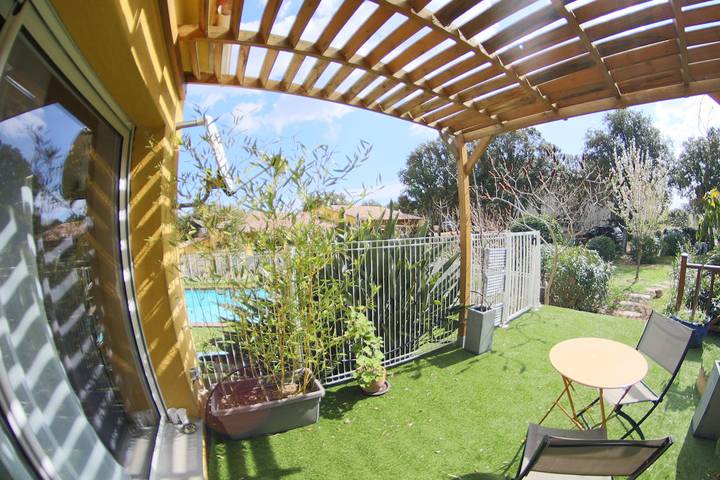 Gîte pour 2 personnes, avec jardin ainsi que terrasse et piscine à San-Gavino-di-Carbini - 4