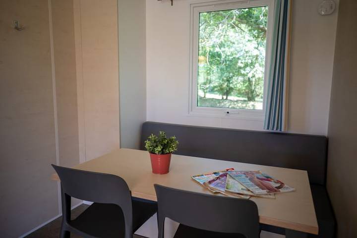 Caravane pour 4 personnes, avec balcon/terrasse et terrasse à Coëx - 3