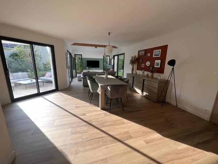 Location de vacances pour 8 personnes, avec piscine ainsi que jacuzzi et jardin à Sautron - 2