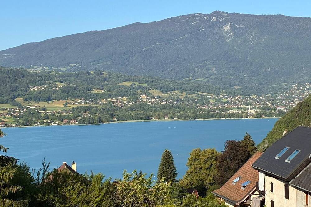 Ganze Wohnung, Les 4 Saisons - Stay with a View of the Lake in Talloires-Montmin, Annecy und Umgebung
