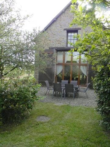 Gîte pour 4 personnes, avec jardin et vue à Bazouges-la-Pérouse