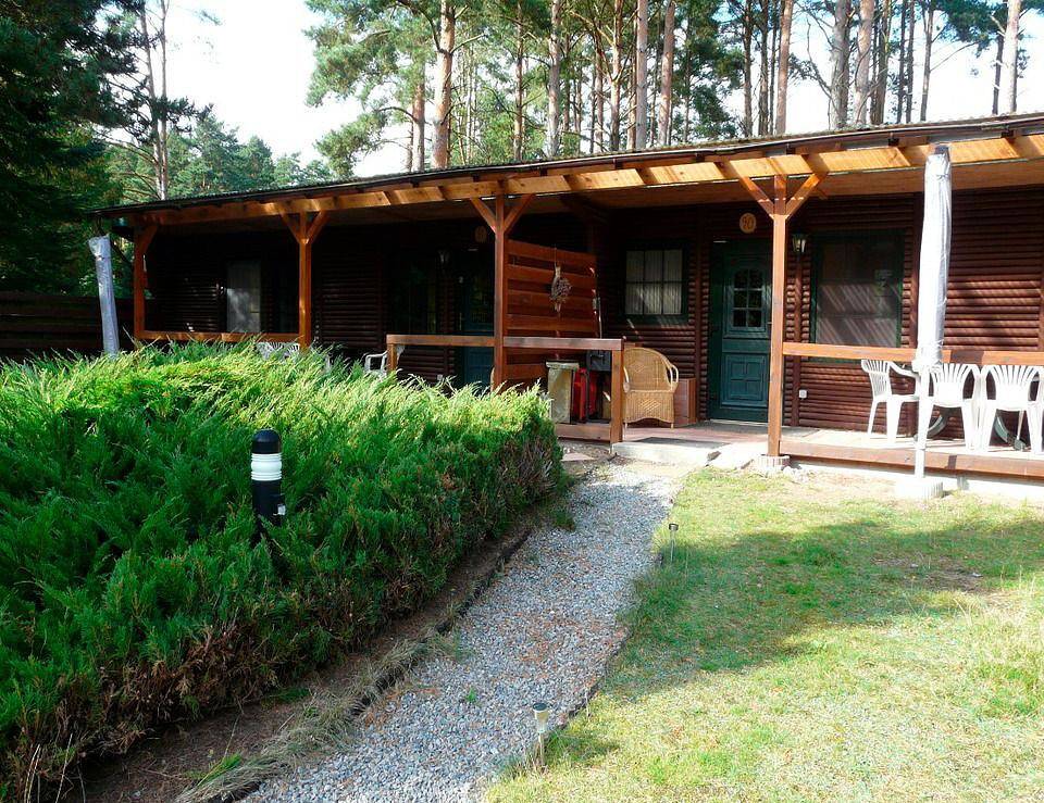 Komfortable Ferienhaushälfte Fleesensee mit Terrasse und Gartenmöbeln in Silz in Silz, Fleesensee