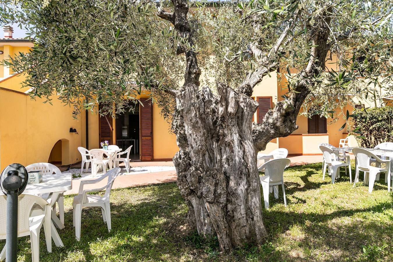 Appartamento intero, Appartamento 'Bilocale Olivastra' con balcone, piscina condivisa & Wi-Fi in Suvereto, Costa degli Etruschi