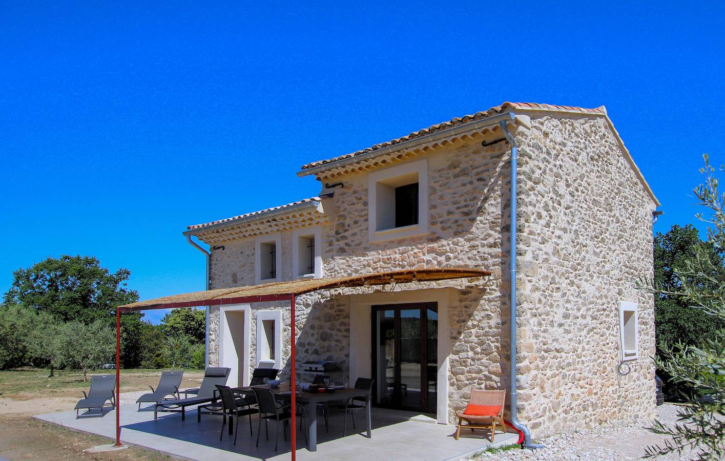 Charmant appartement de deux chambres avec jardin, près de la rivière et des restaurants in Mazan, Parc naturel régional du Mont-Ventoux