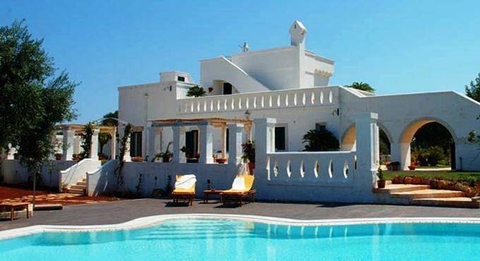 Agriturismo per 2 persone, con Terrazza e Giardino nonché Piscina a Fasano