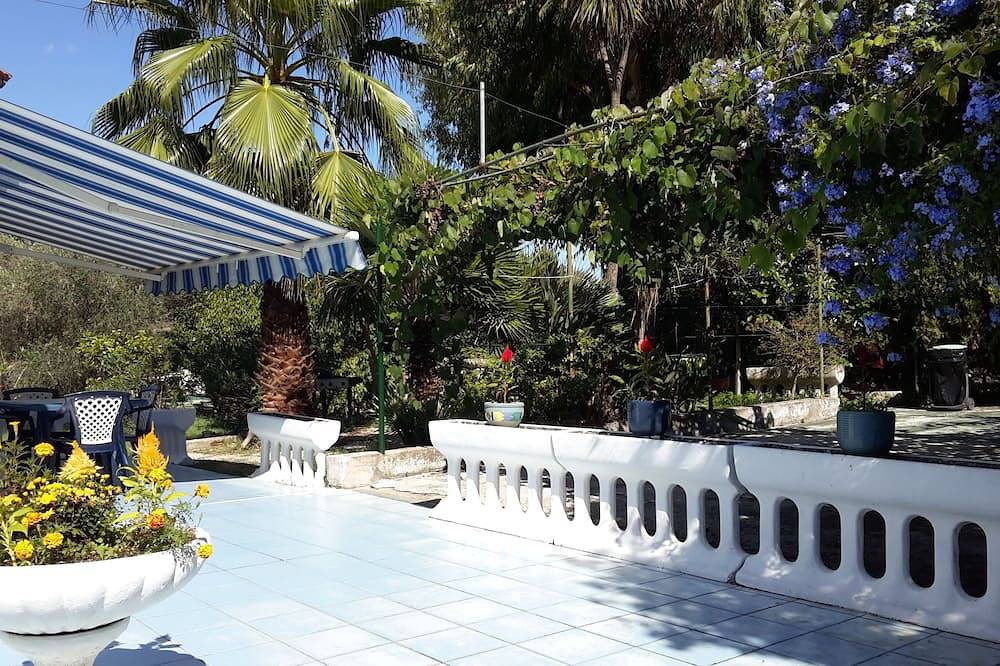Los jardines de Marina entre terrazas y jardines a pocos minutos del mar, Wifi gratuito in Scauri, Provincia de Latina