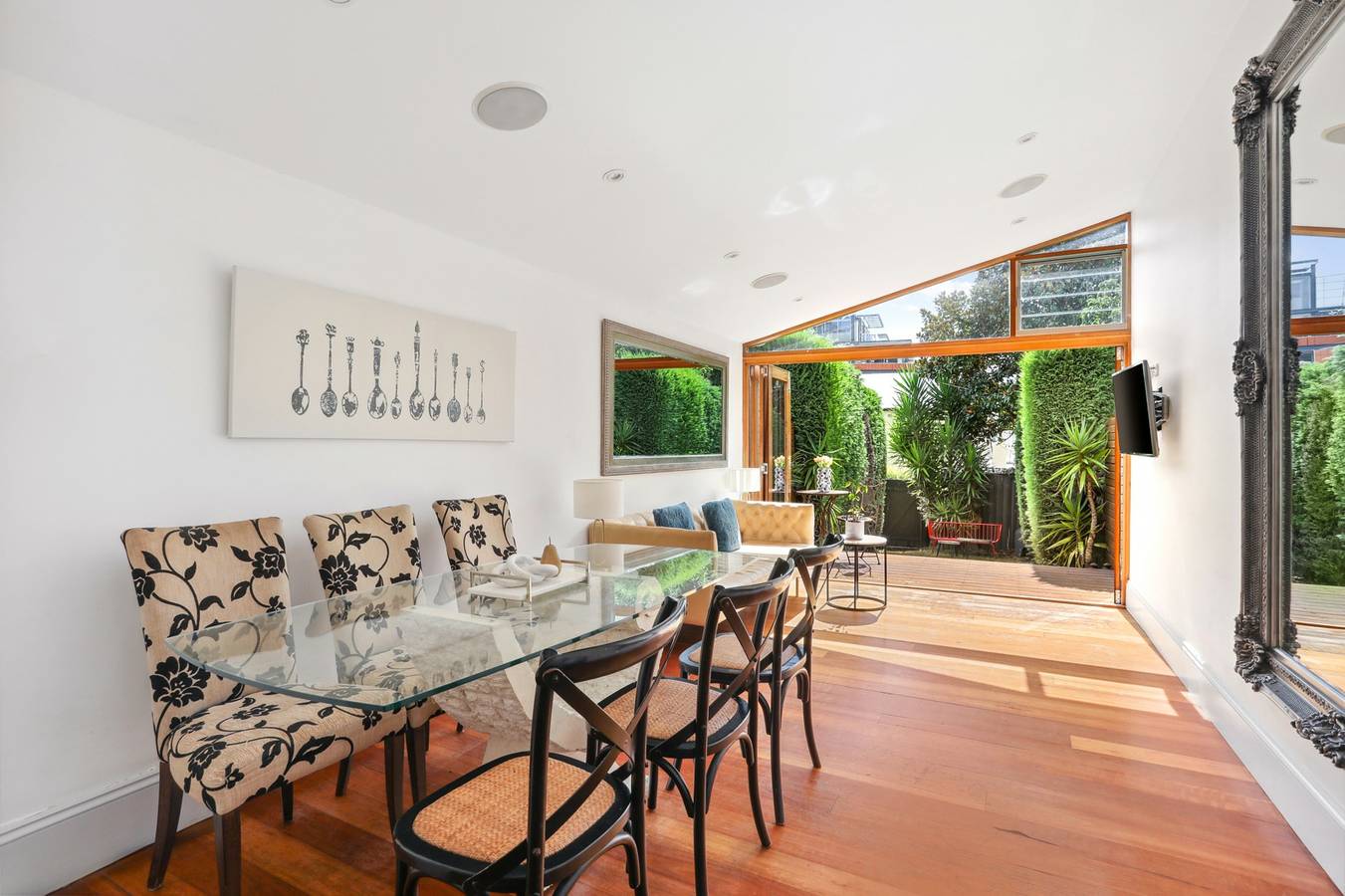 Luxuriöses Reihenhaus im Kolonialstil in den Felsen in Millers Point, Sydney