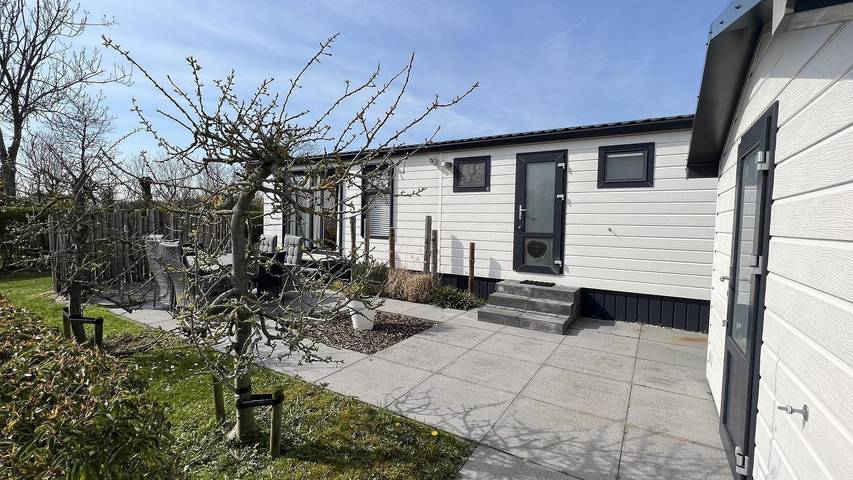 Chalet voor 4 personen, met terras en balkon/terras in Oostkapelle