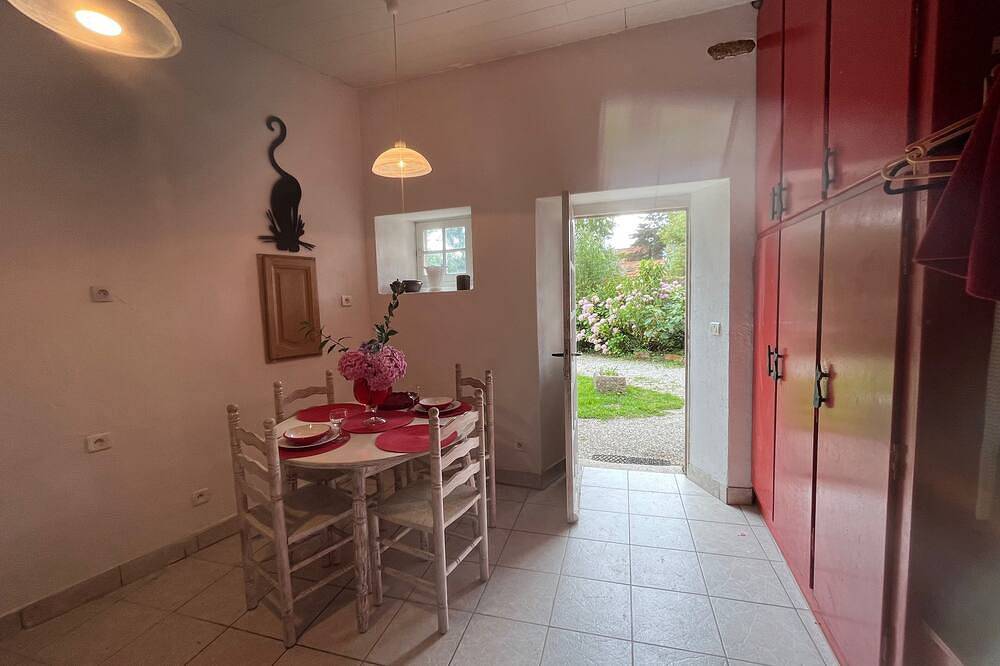 Appartement entier, Studio Rouge a la Prefontainerie in Cosqueville, Vicq-sur-Mer