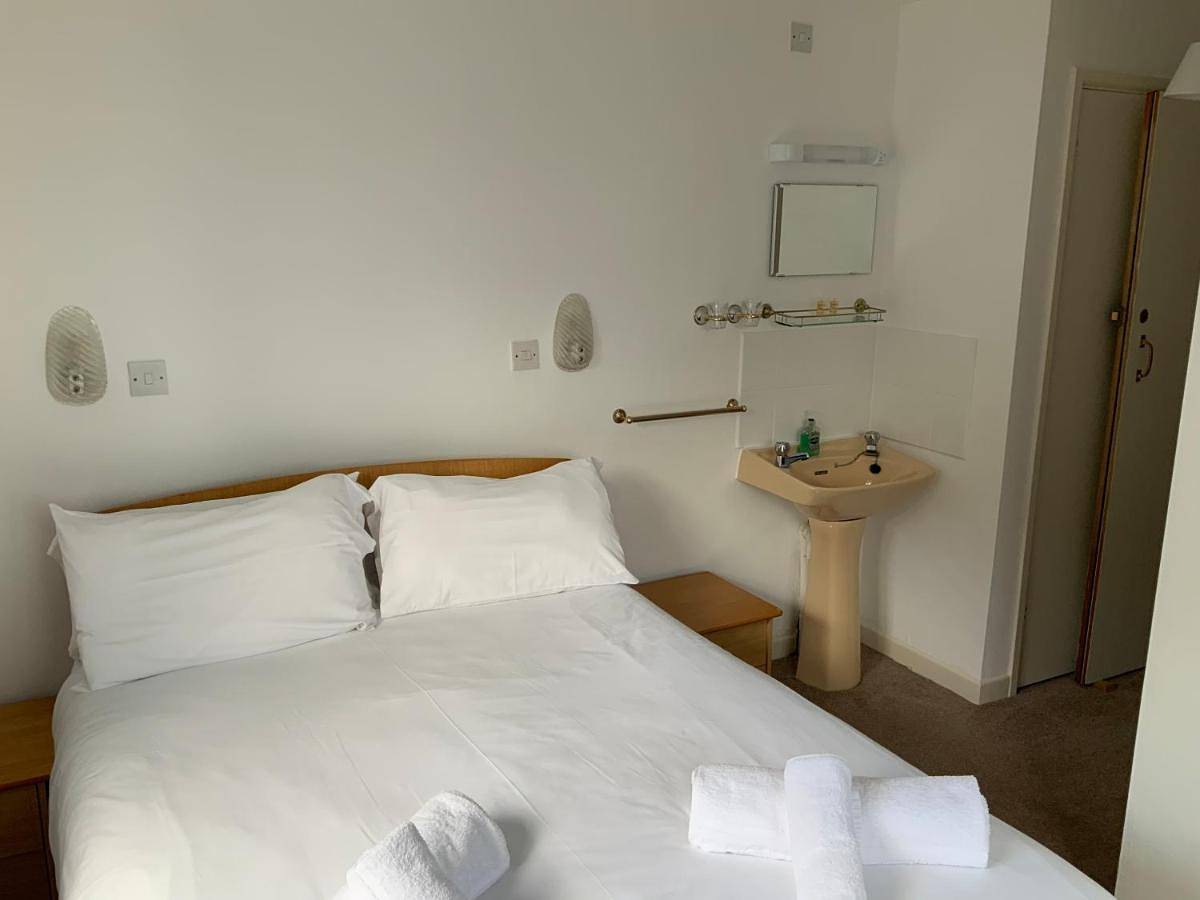 Double Room with Balcony and Sea View in Carbis Bay, Cornwall