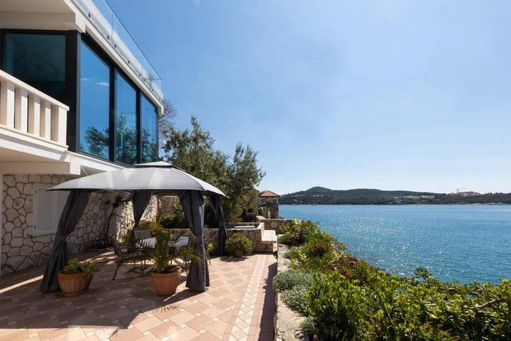 Villa pour 12 personnes, avec vue ainsi que jardin et balcon à Lozica - 3
