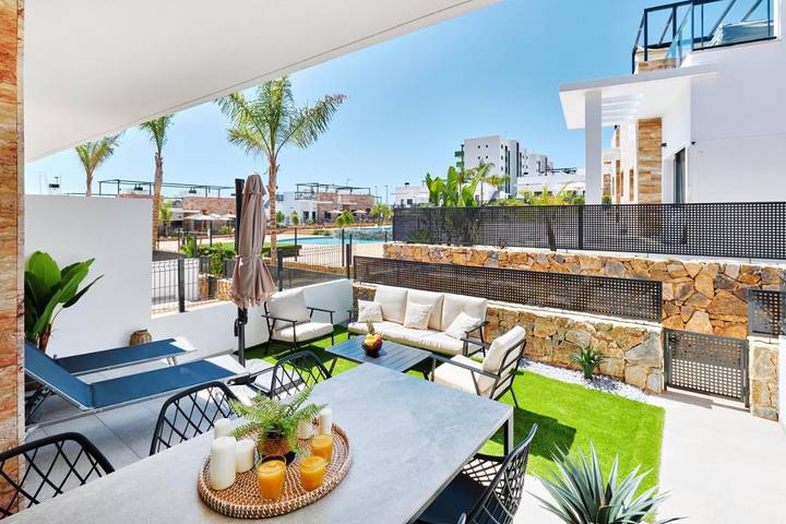 Apartamento de vacaciones para 6 personas, con jardín además de piscina y vistas - 1