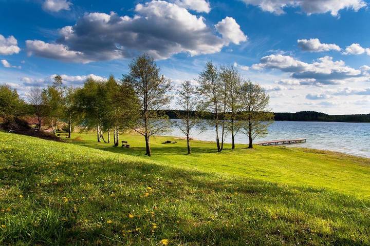Camping für 4 Personen, mit Terrasse und Garten sowie Ausblick in den Masuren