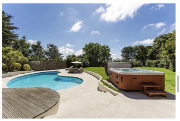 Villa With Pool for 18 People in East Dean and Friston, South East England, Photo 2