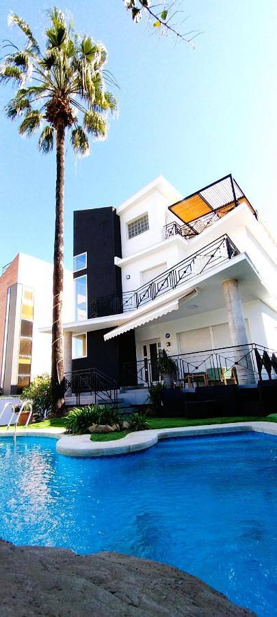 Villa pour 12 personnes, avec piscine ainsi que jardin et vue, adapté aux familles à Alicante - 4