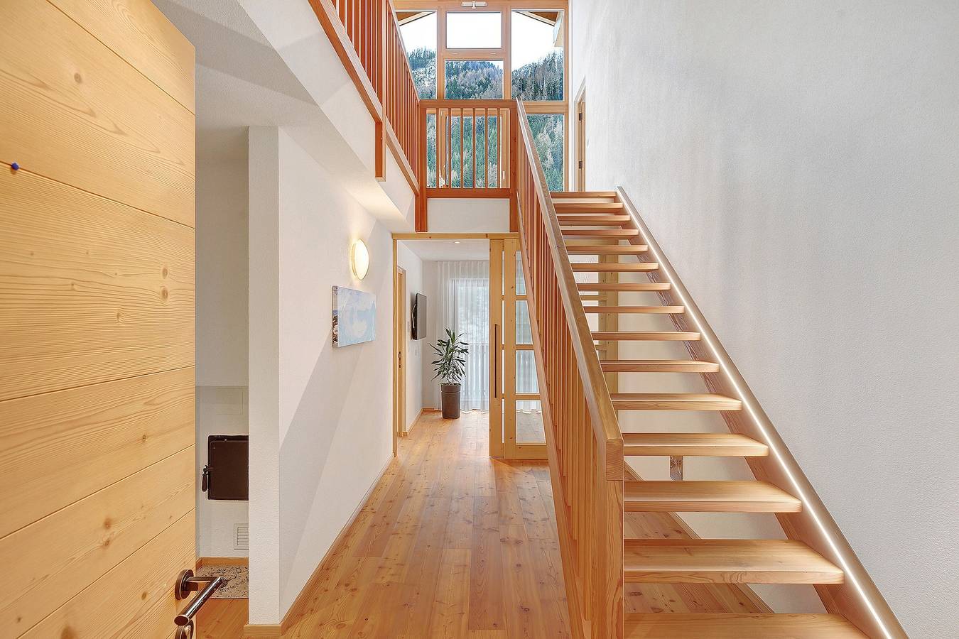 Entire apartment, New Opening Penthouse Zirm with Mountain Views, Private Terrace, and Large Dining Room in Mühlwald, Ziller valley alps