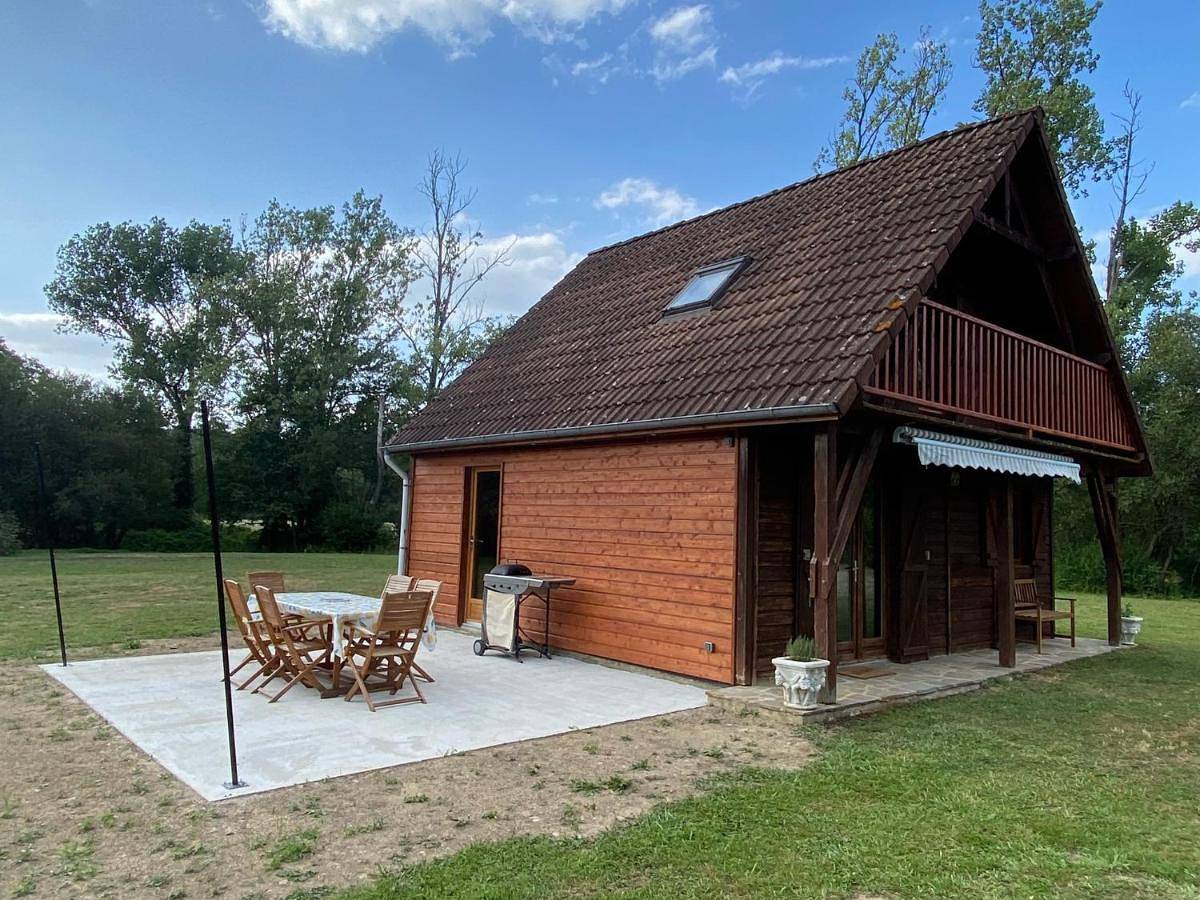 Two-Bedroom Chalet in Folles, Région de Bellac
