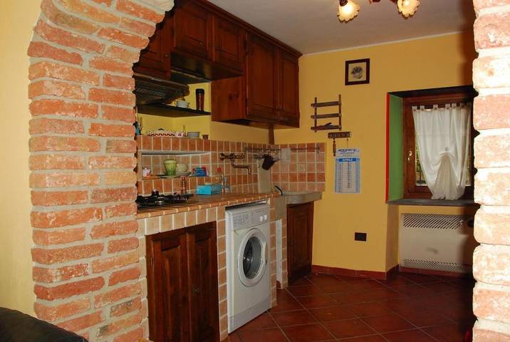 Gîte pour 3 personnes, avec terrasse à Busalla