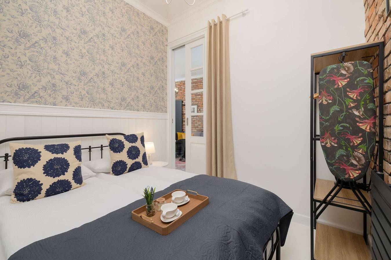 Appartamento intero, Stylish Apartment with Balcony | Close to Market Square and Wawel Castle in Kazimierz, Cracovia