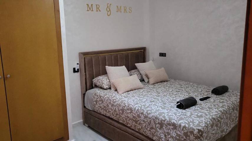 Villa pour 6 personnes, avec terrasse ainsi que vue et piscine