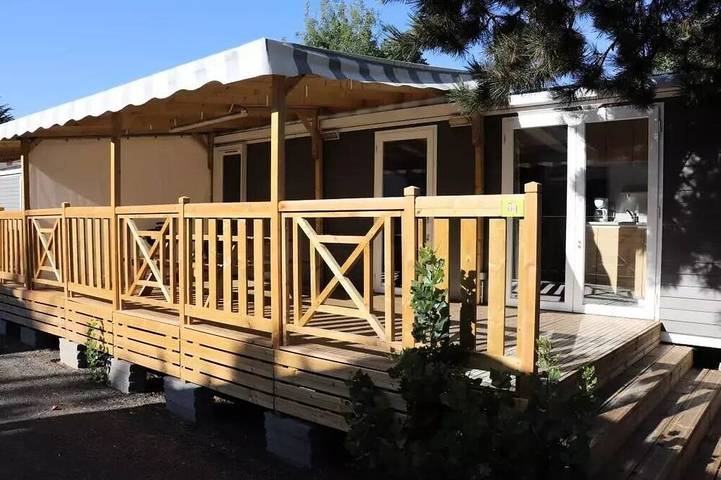 Camping pour 9 personnes, avec terrasse à Bretignolles-sur-Mer