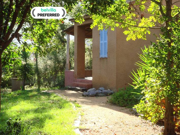 Ferienhaus für 2 Personen, mit Terrasse und Garten sowie Pool, mit Haustier auf Korsika