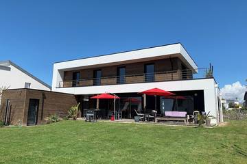 Cottage pour 14 personnes, avec jacuzzi ainsi que jardin et balcon dans Plage Kerou