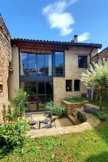 Two-Bedroom House in Cluny, Région de Mâcon