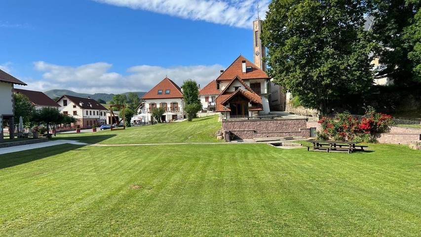 Casa de huéspuedes para 17 personas, con jardín además de terraza y vistas en Pirineo Navarro - 2