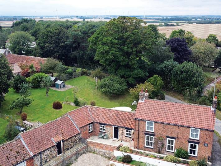 Cottage for 6 people, with garden, with pets in Yorkshire