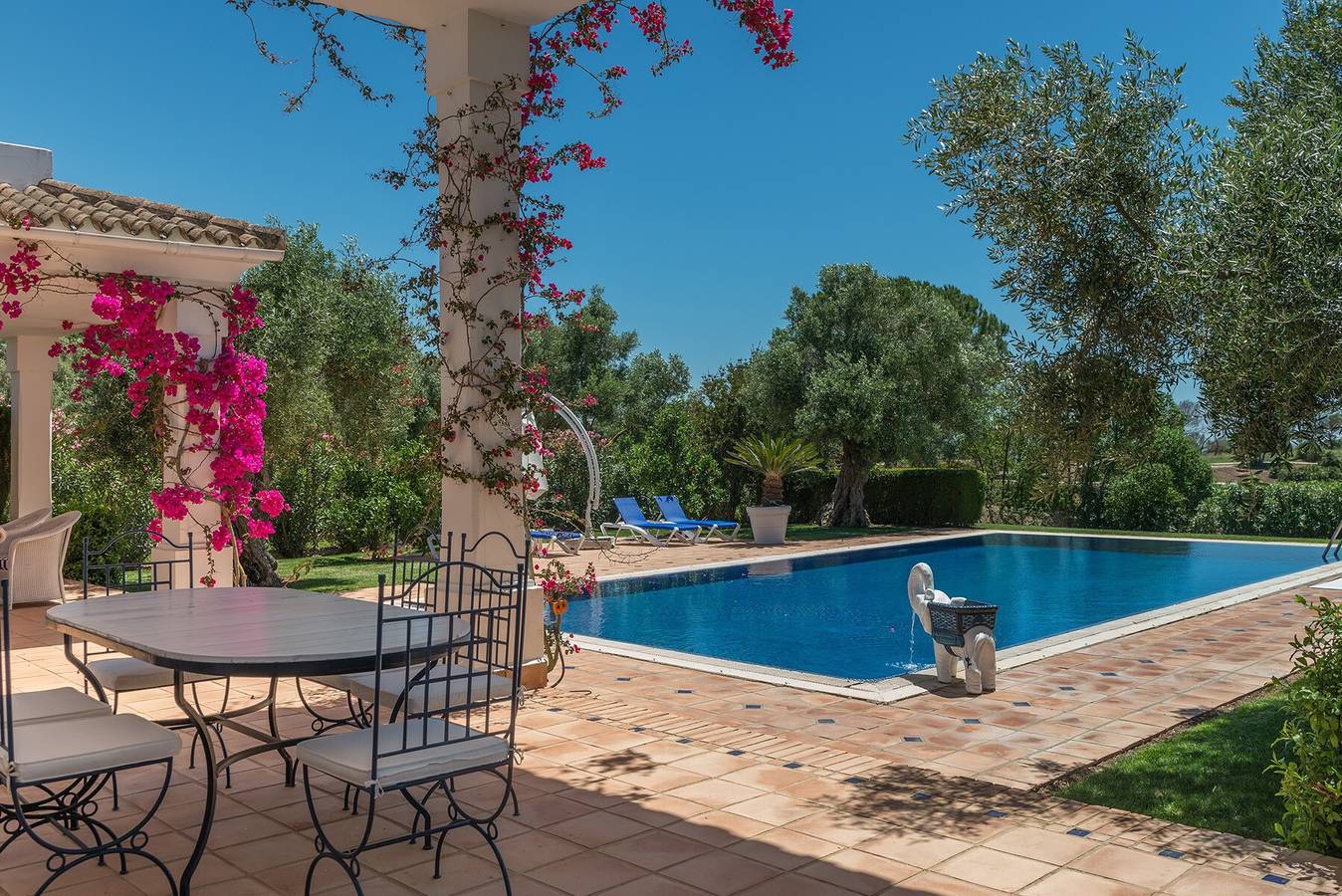 "Villa Orquidea" con piscina, Wi-Fi, jardín y terraza in Benalup-Casas Viejas, Costa de la Luz