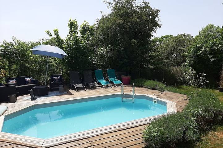 Cottage pour 8 personnes, avec terrasse et sauna ainsi que jardin et jacuzzi à Auzers