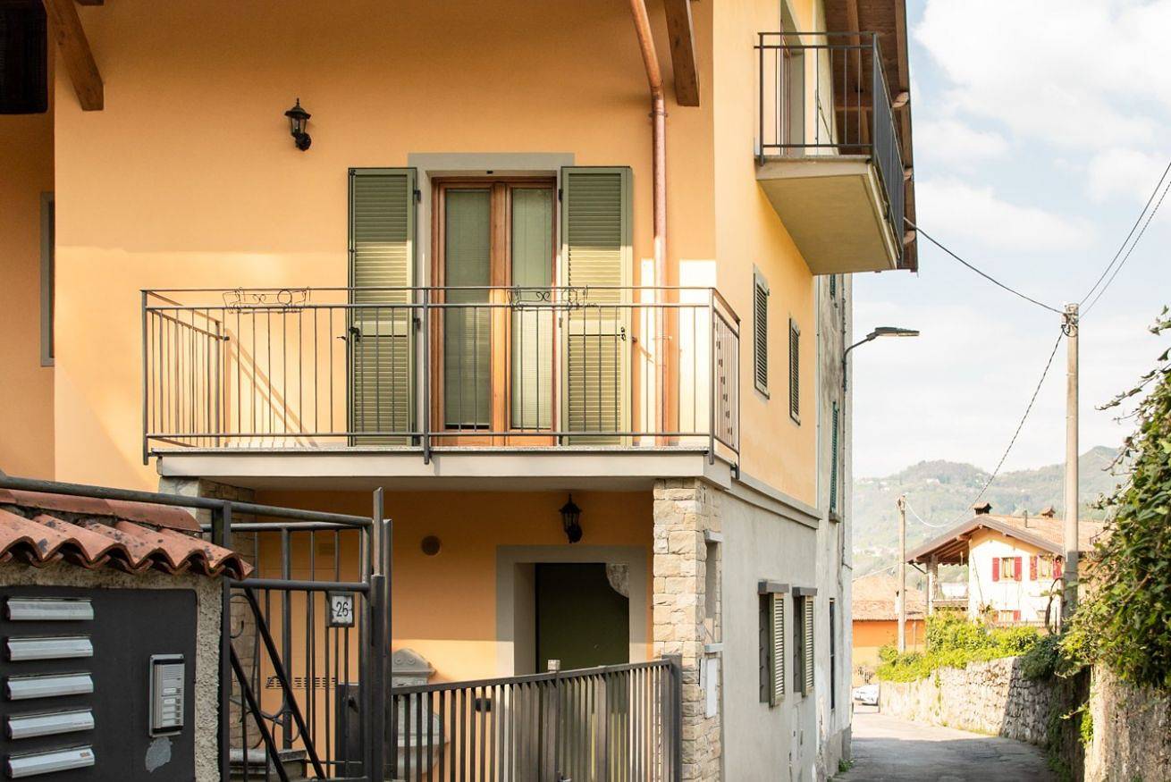 Villa für 2 Personen mit Balkon/Terrasse in Monasterolo del Castello, Prealpi Bergamasche Orientali