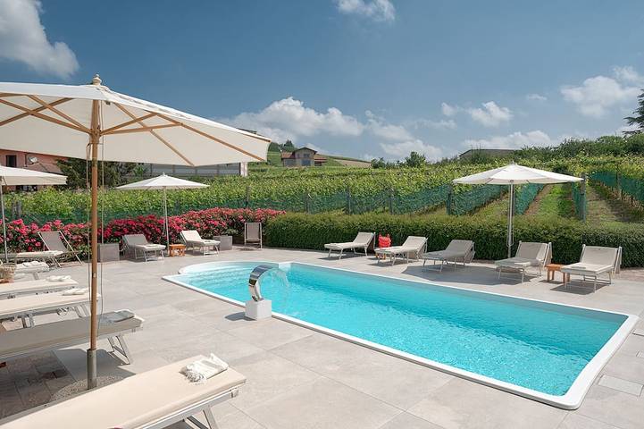 Gîte pour 5 personnes, avec Balcon ainsi que Jacuzzi et Jardin à Narzole