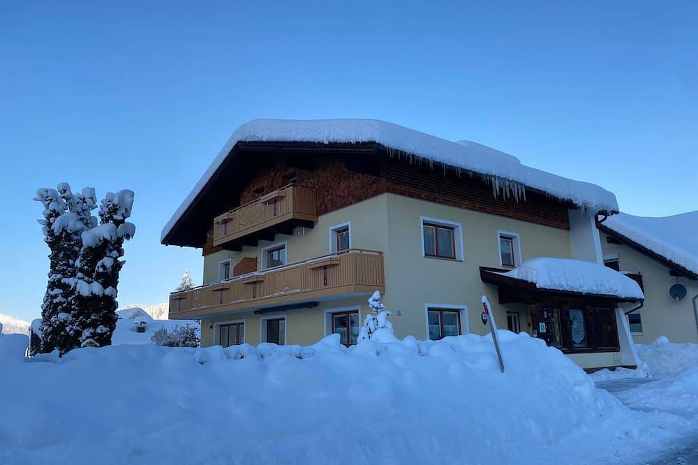 Ganze Wohnung, Doppelzimmer - Landhaus Pflauder in Grän, Allgäuer Alpen (Österreich)