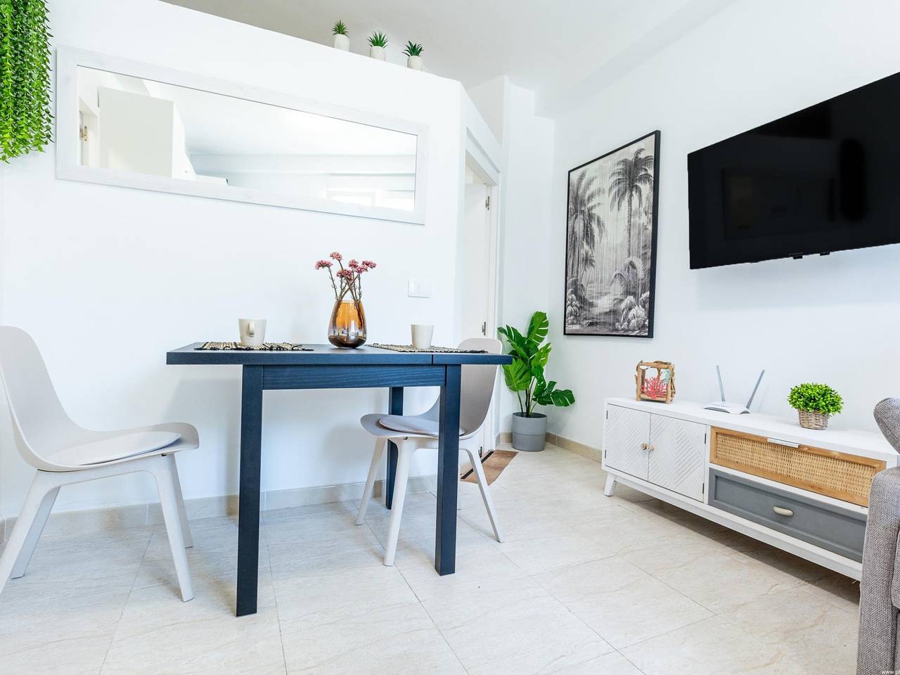 Entire apartment, Cozy apartment with pool in Playa de las Américas in San Eugenio Alto, Adeje