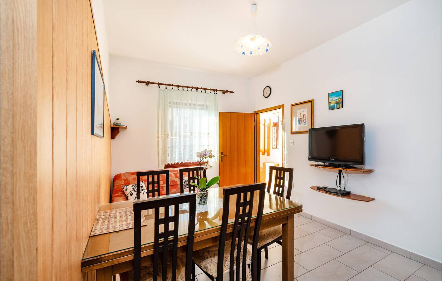 Entire holiday apartment, Cozy 1-Bedroom Apartment with Terrace, Wifi & Parking, 200m to Coastline in Jasenice, Zadar