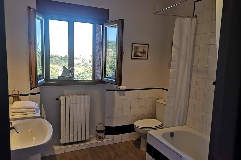 Casa De La Presa. Casa Independiente En La Sierra De Guadarrama in Real Sitio de San Ildefonso, Sierra de Guadarrama