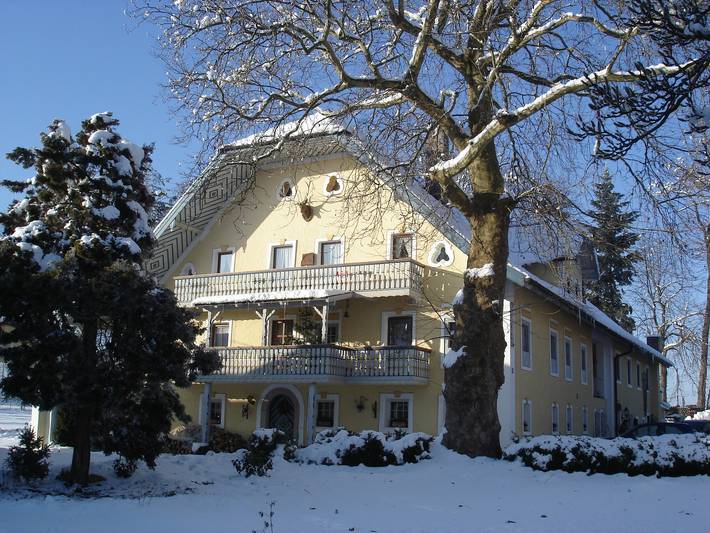 Pension Gut Horn - Einzelzimmer im 2. Og mit Dusche und Wc, Hofblick ohne Balkon in Kirchanschöring, Rupertiwinkel