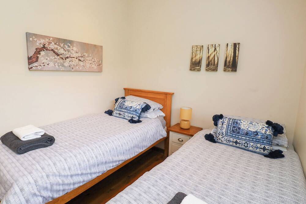 Gloccamaura, pet friendly, with hot tub in Bovey Tracey in Bovey Tracey, Dartmoor