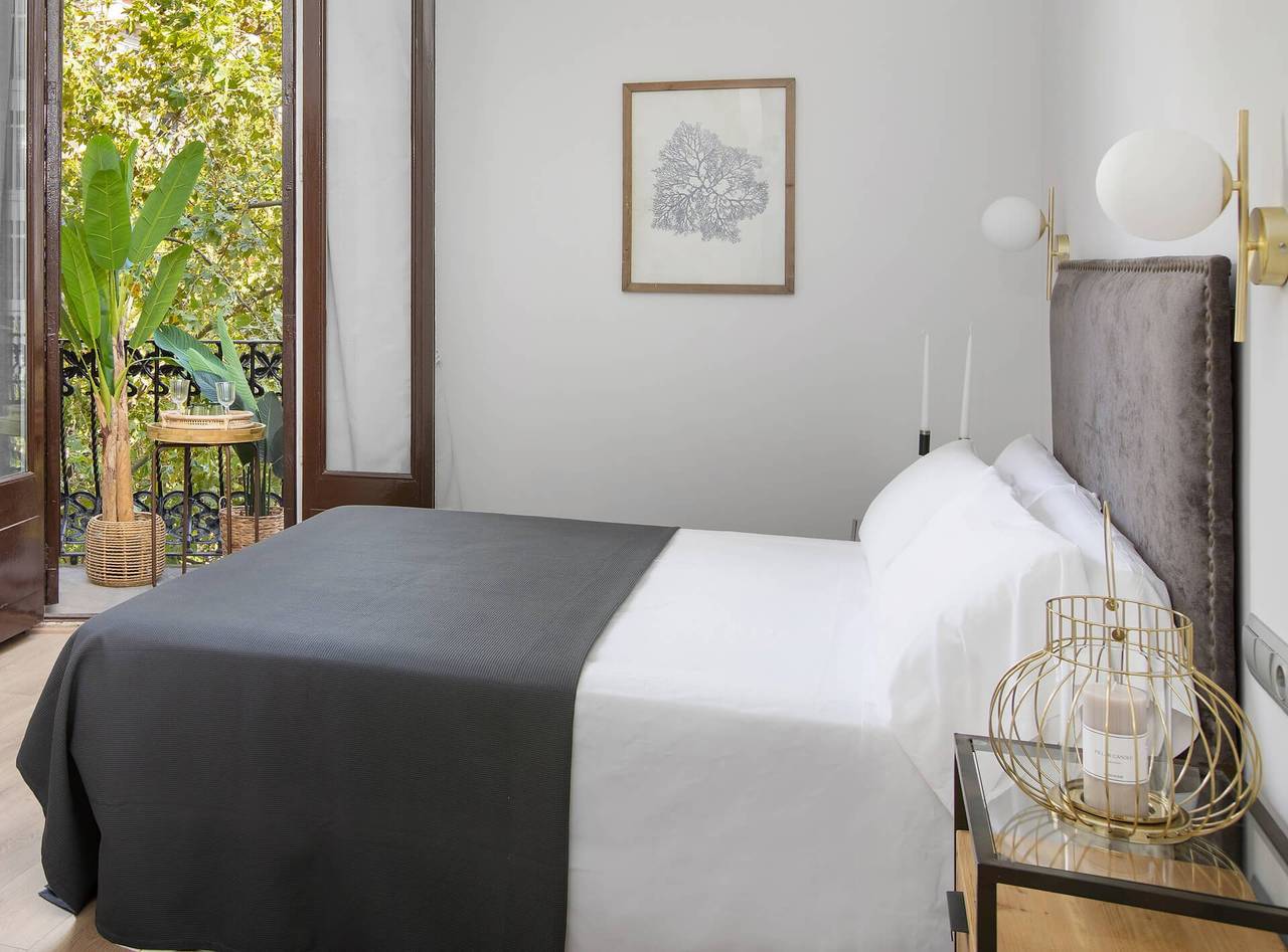 Ona - Deluxe Double room with balcony in Barcelona Centre, Barcelona