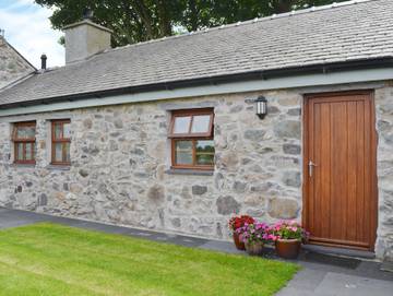 Log Cabin for 2 People in North-Wales, Gwynedd, Photo 4